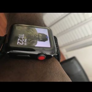 42 mm Apple Watch Series 3 
Nike sport